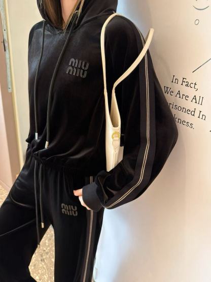 M1UM1U ベルベットフードジャケット+パンツ ツーピースセット【50％割引+送料無料】