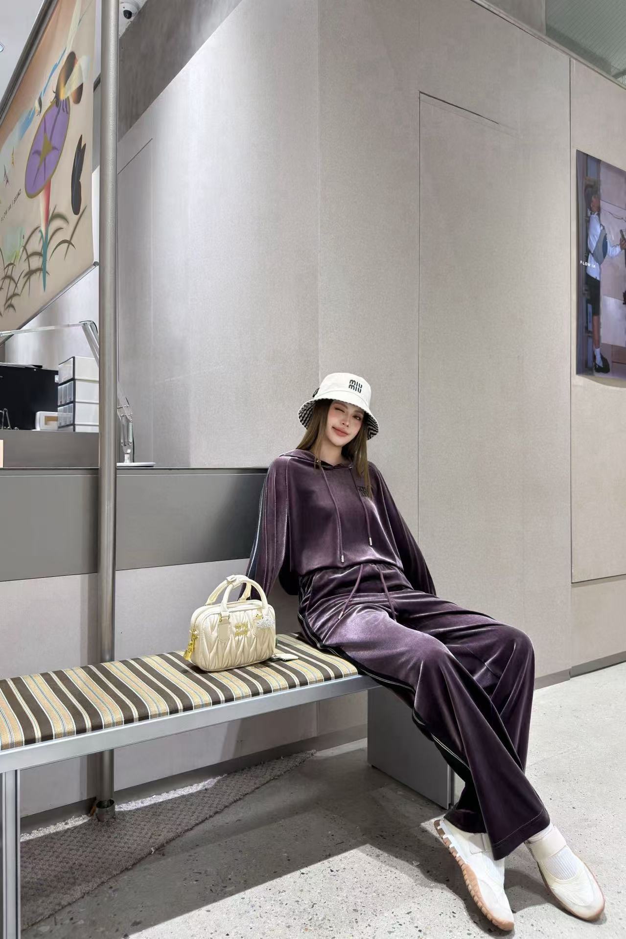 M1UM1U ベルベットフードジャケット+パンツ ツーピースセット【50％割引+送料無料】