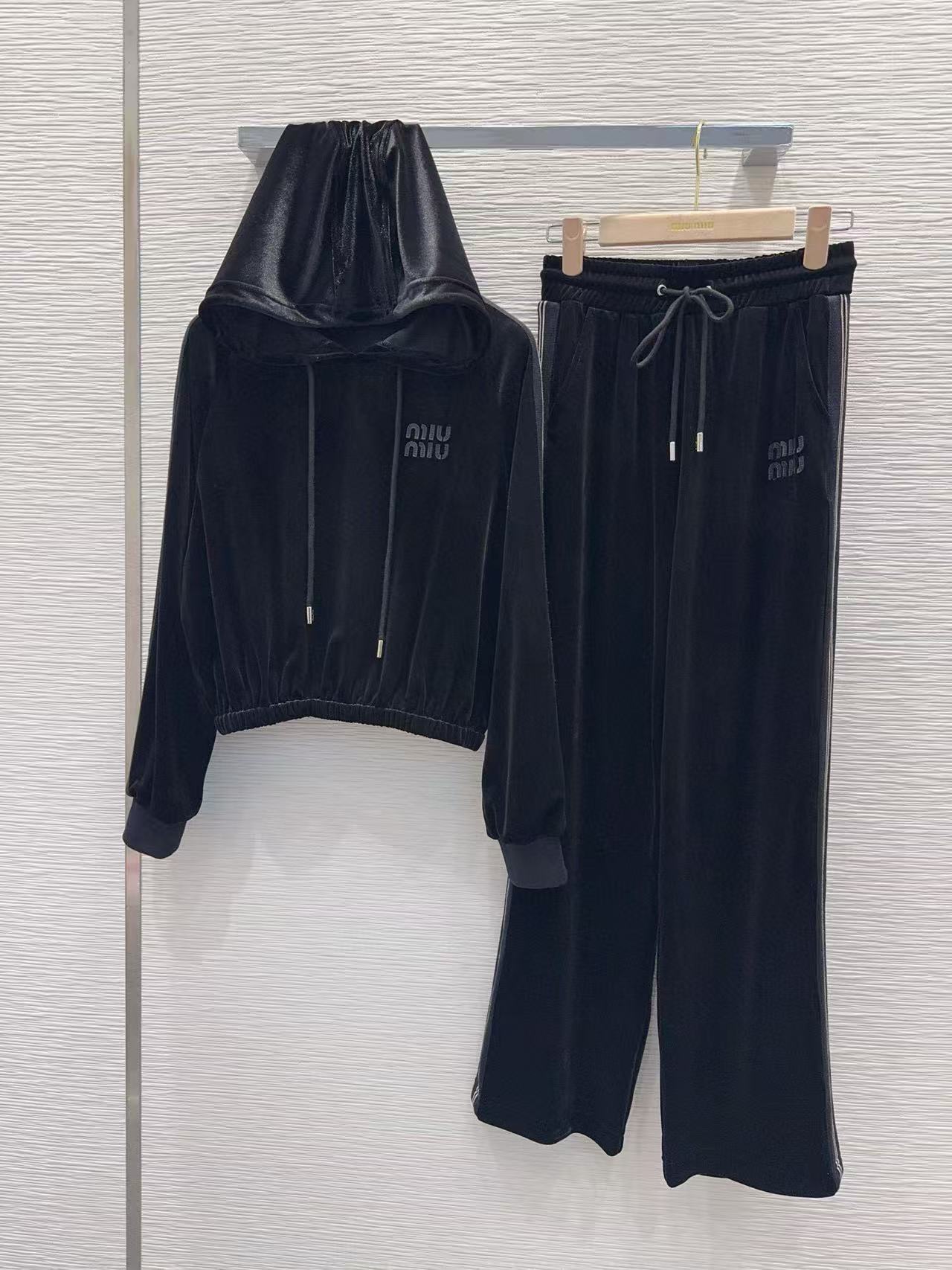 M1UM1U ベルベットフードジャケット+パンツ ツーピースセット【50％割引+送料無料】