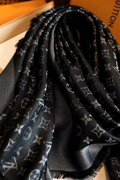 LVプリントカシミアスカーフ【50％割引+送料無料】
