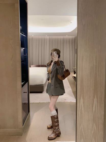 M1UM1U ストライプスーツ+スカート ツーピースセット【50％割引+送料無料】