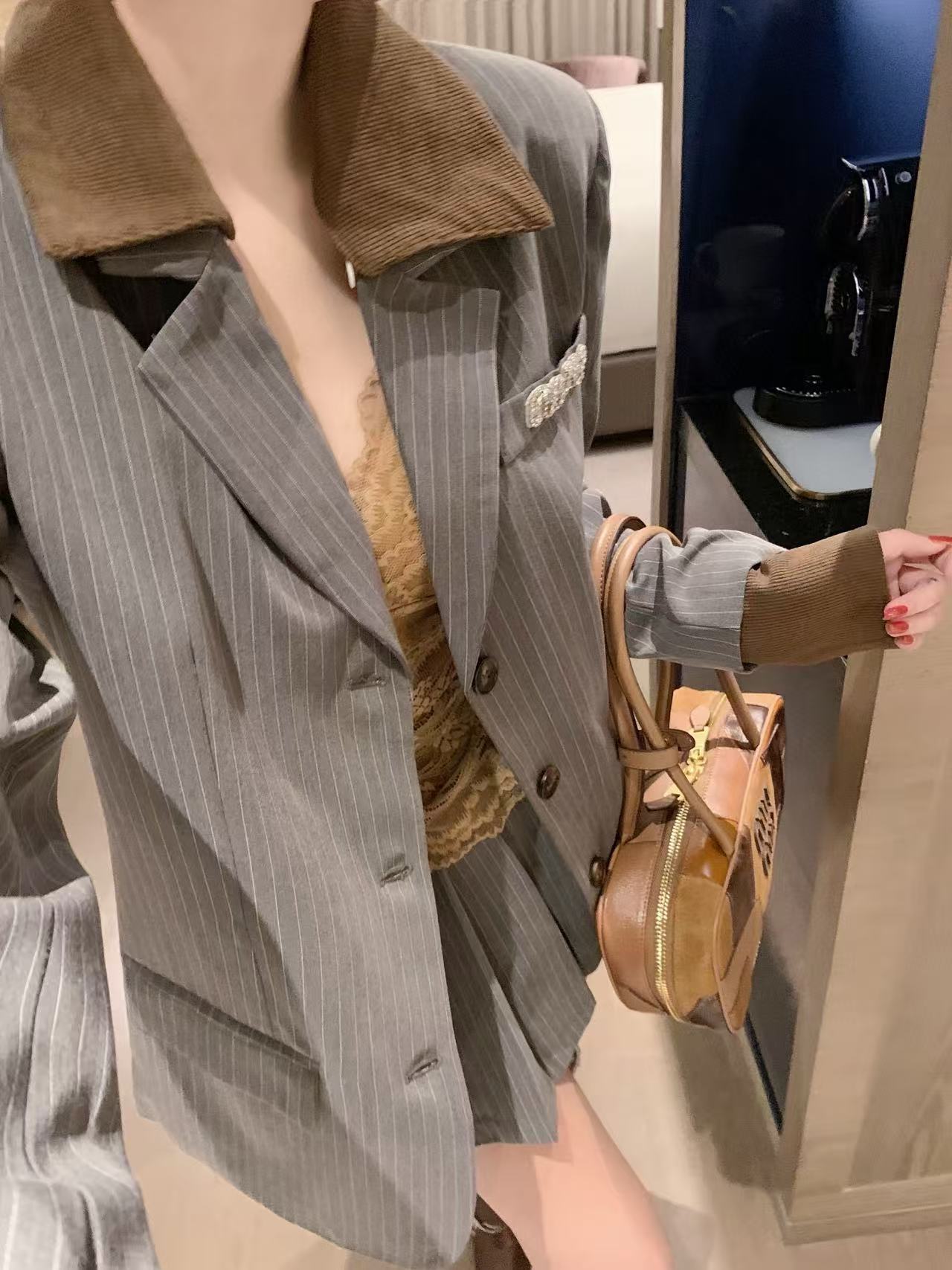 M1UM1U ストライプスーツ+スカート ツーピースセット【50％割引+送料無料】