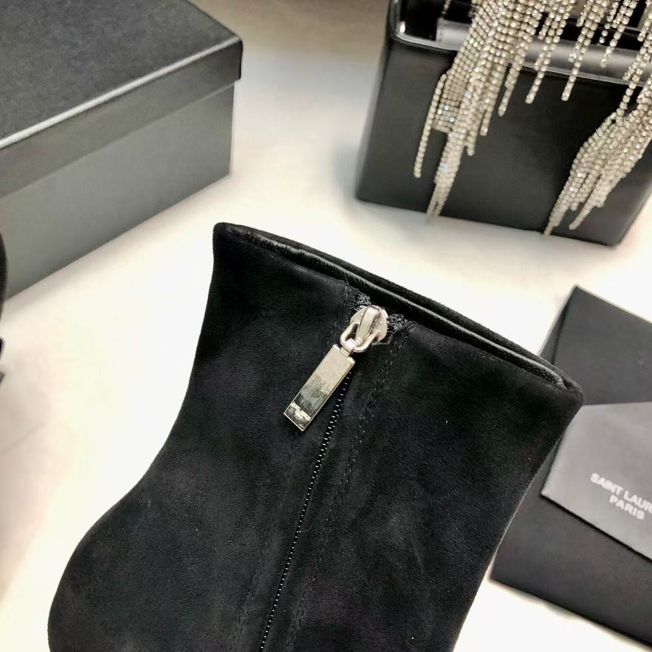 YSLの高品質ポインテッドアンクルブーツ【50％割引+送料無料】