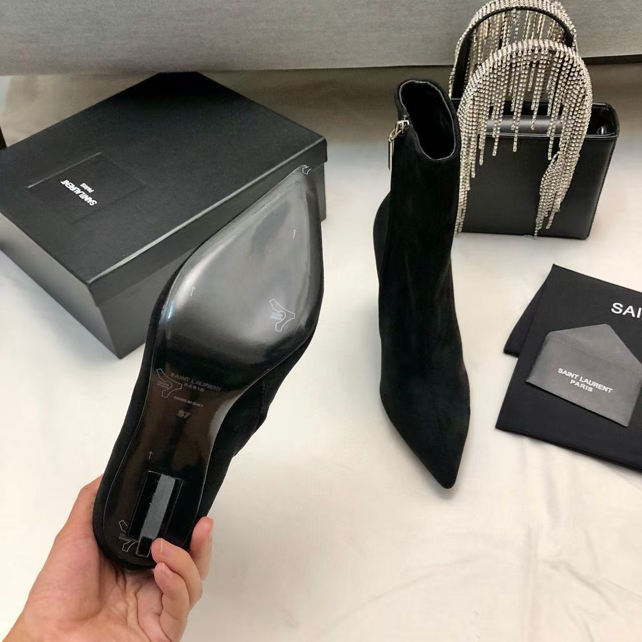 YSLの高品質ポインテッドアンクルブーツ【50％割引+送料無料】