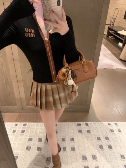 M1UM1U カラーブロック ジップアップ ニットトップ【50％割引+送料無料】