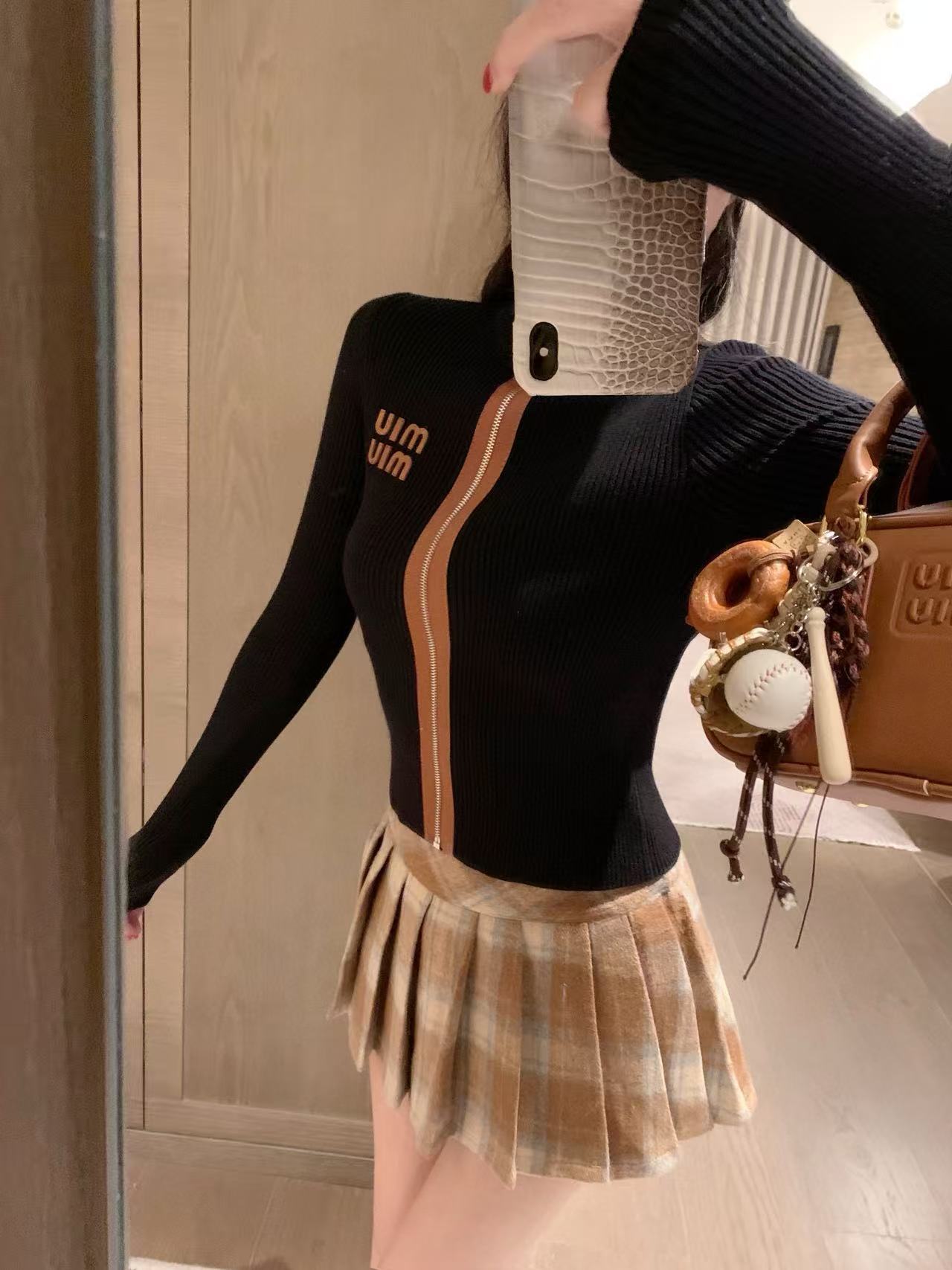 M1UM1U カラーブロック ジップアップ ニットトップ【50％割引+送料無料】