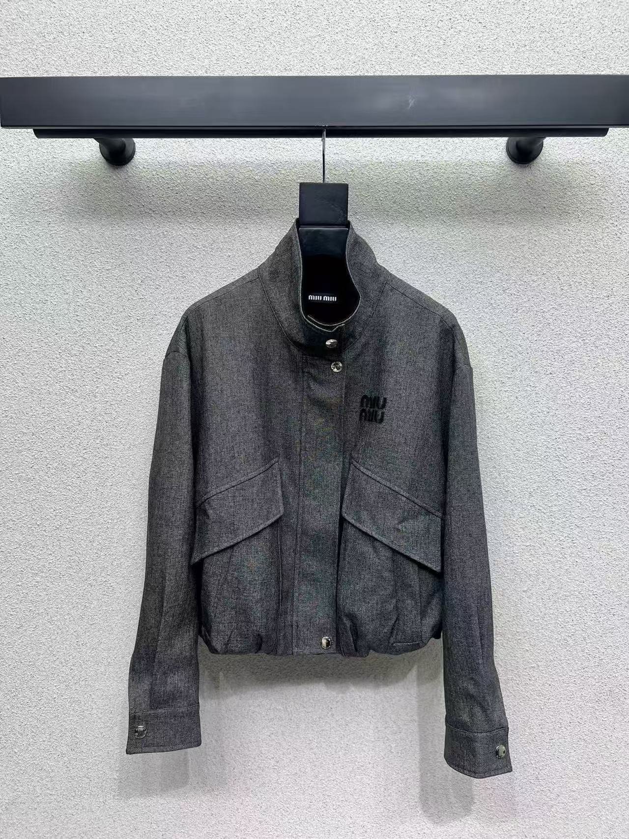 M1UM1U シンプルレタールーズジャケット【50％割引+送料無料】