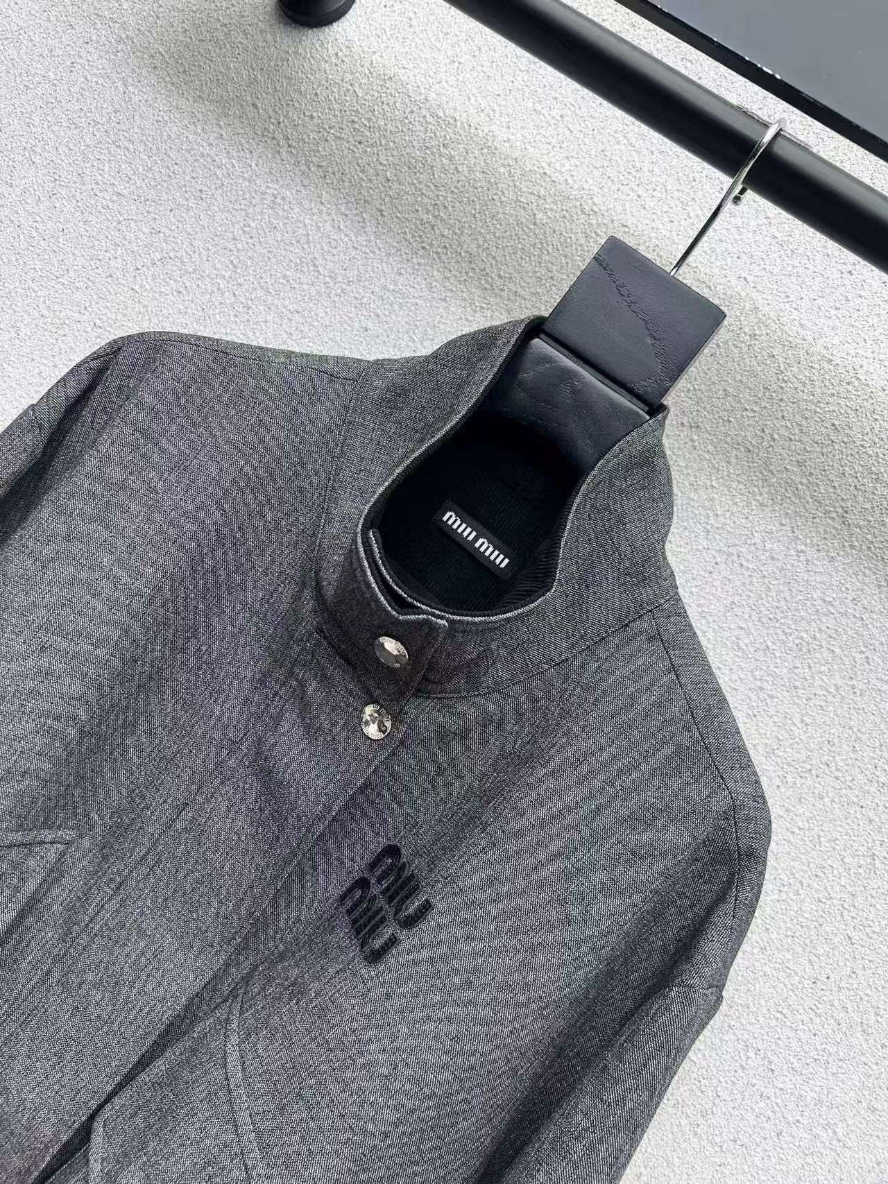 M1UM1U シンプルレタールーズジャケット【50％割引+送料無料】