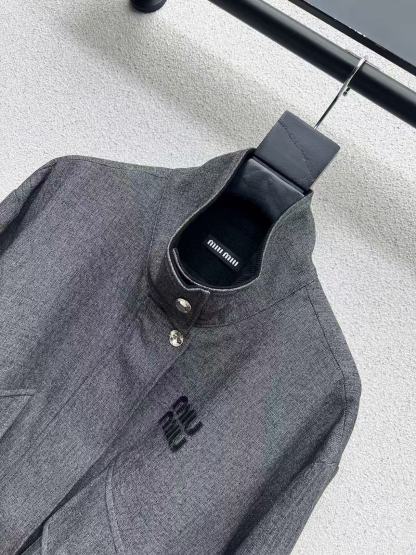 M1UM1U シンプルレタールーズジャケット【50％割引+送料無料】