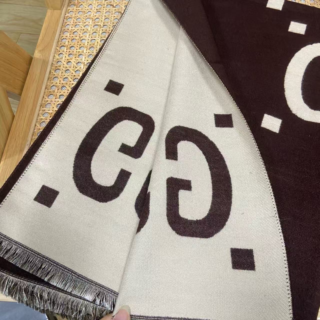 GUCC1 ジャカード カシミア スカーフ【50％割引+送料無料】