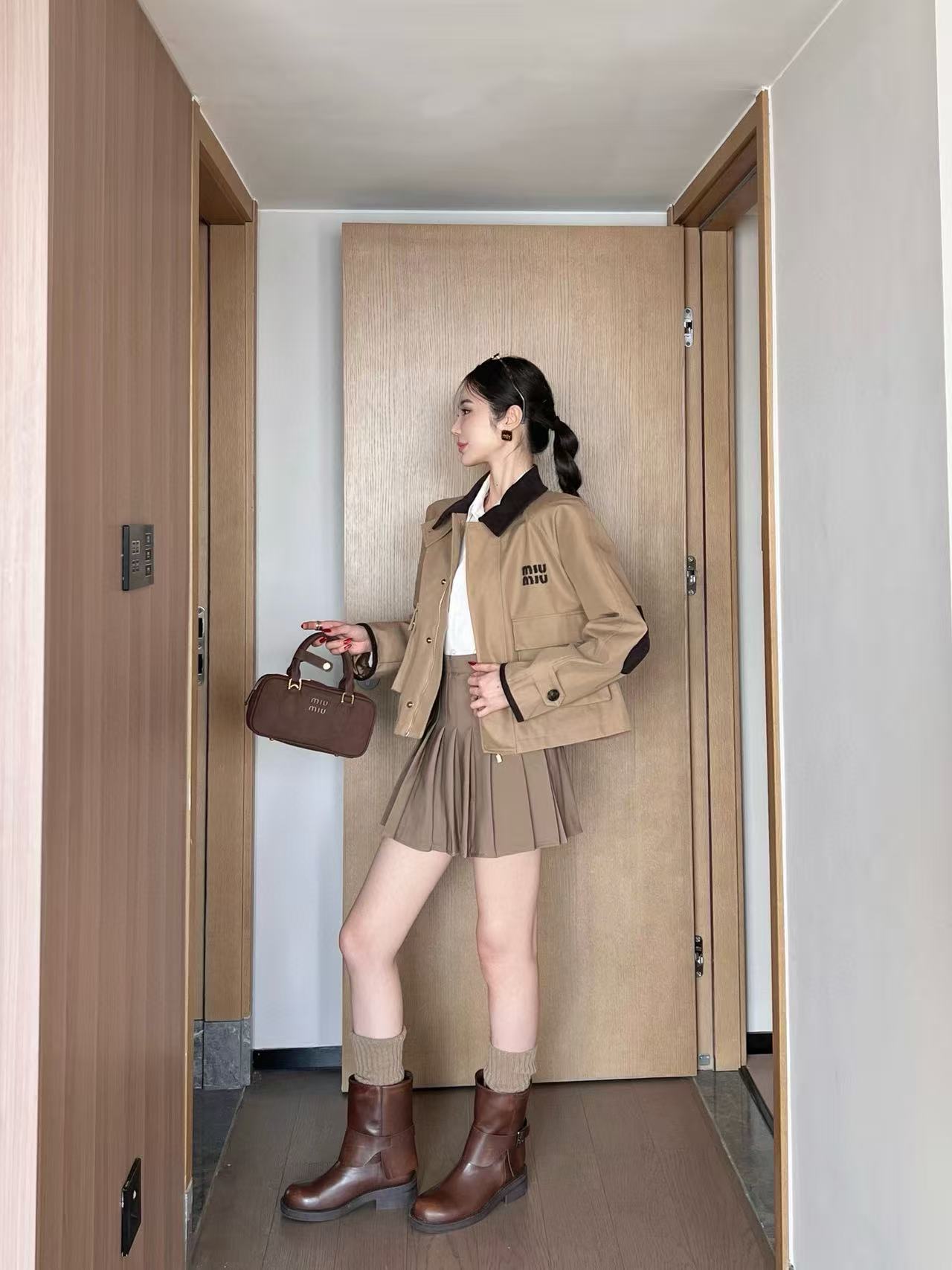 M1UM1U カラーブロックラペルショートトレンチコート【50％割引+送料無料】