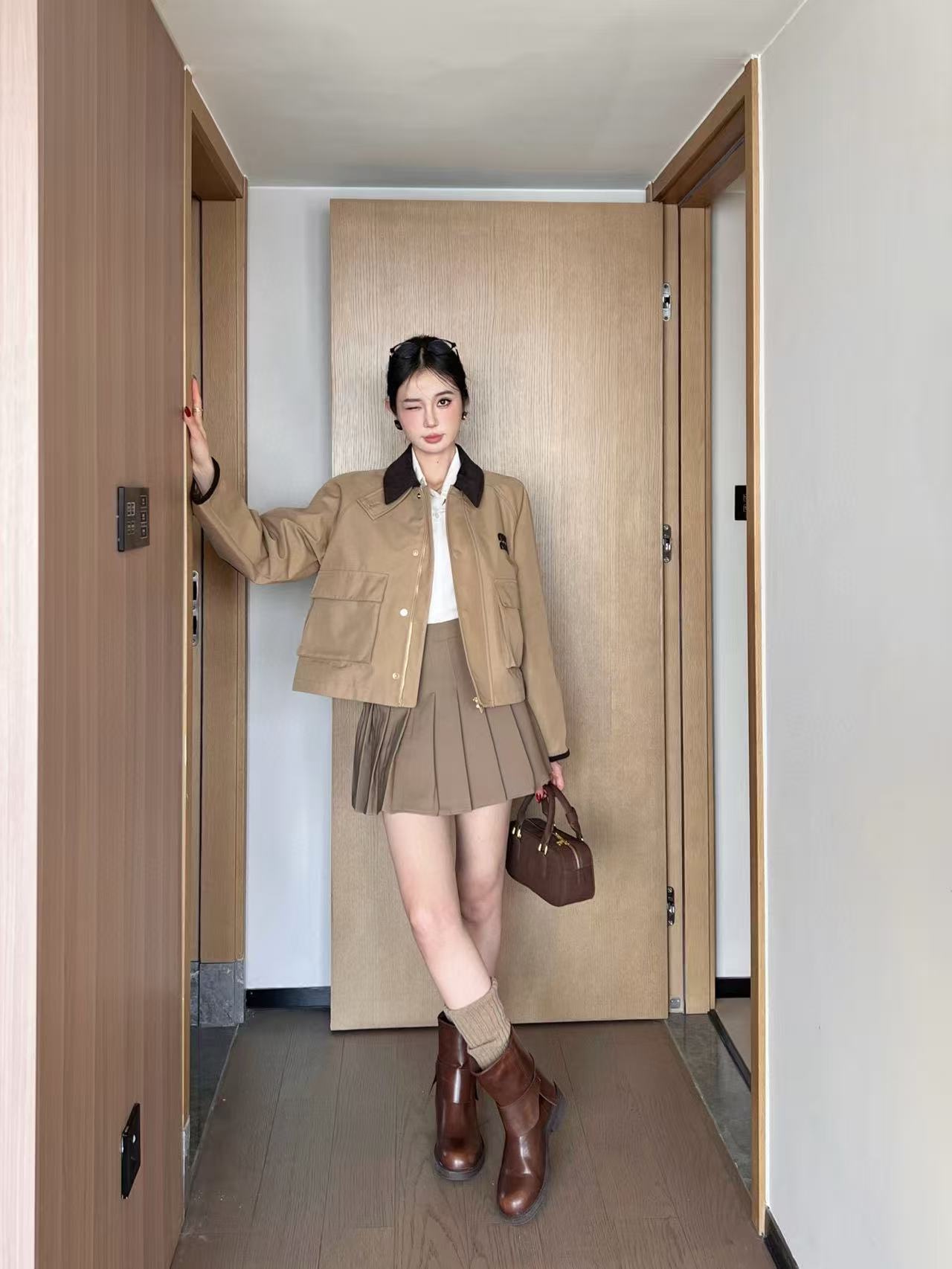 M1UM1U カラーブロックラペルショートトレンチコート【50％割引+送料無料】