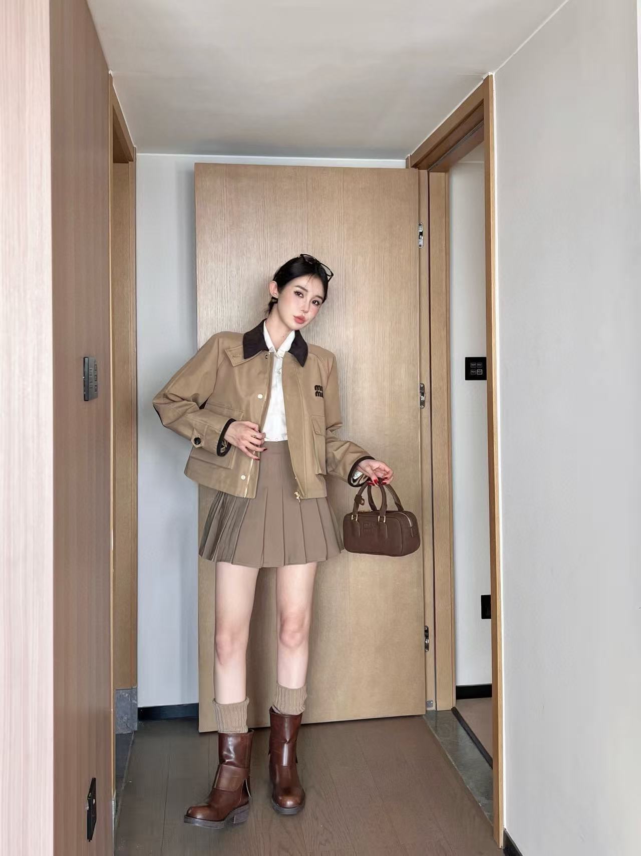 M1UM1U カラーブロックラペルショートトレンチコート【50％割引+送料無料】