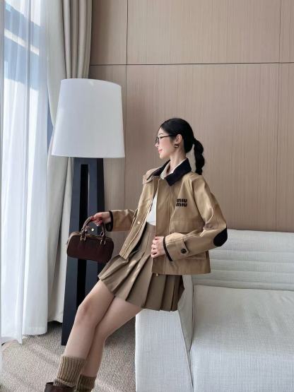 M1UM1U カラーブロックラペルショートトレンチコート【50％割引+送料無料】