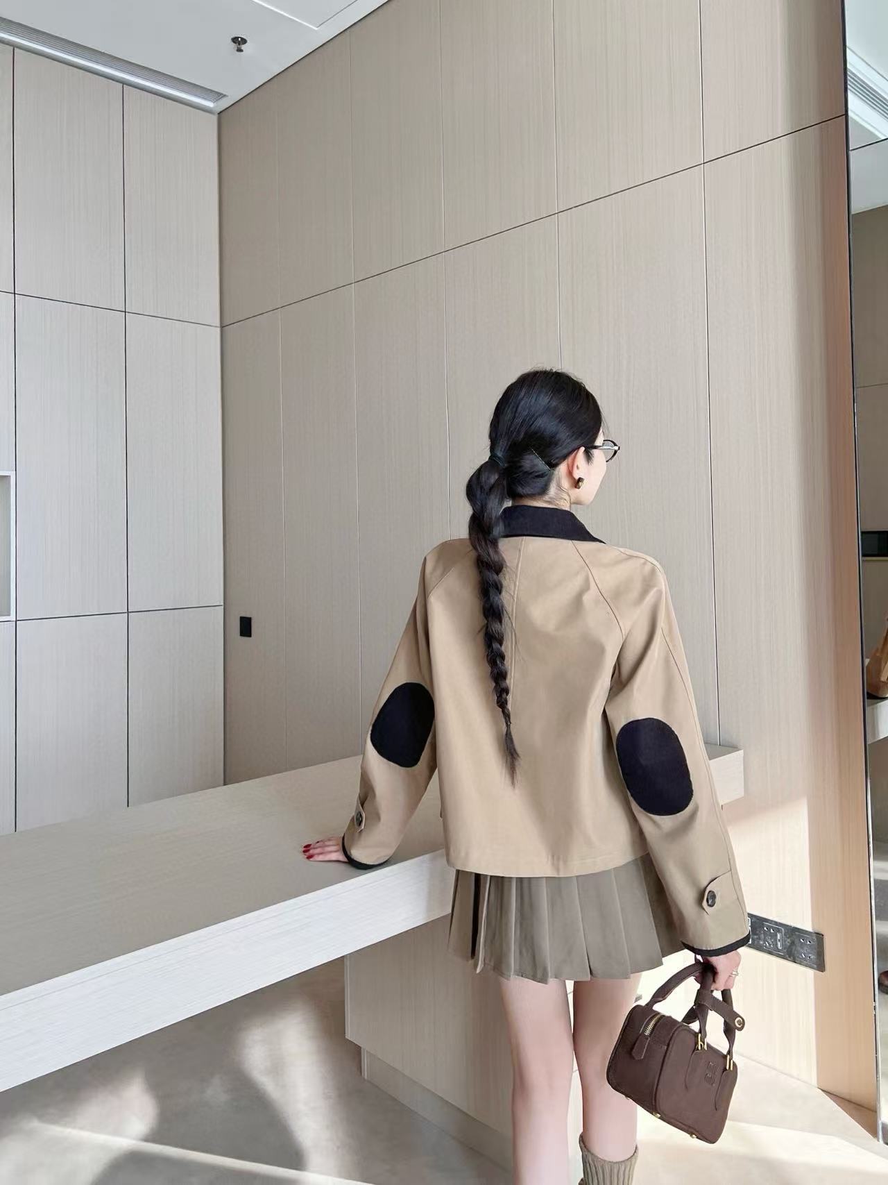 M1UM1U カラーブロックラペルショートトレンチコート【50％割引+送料無料】