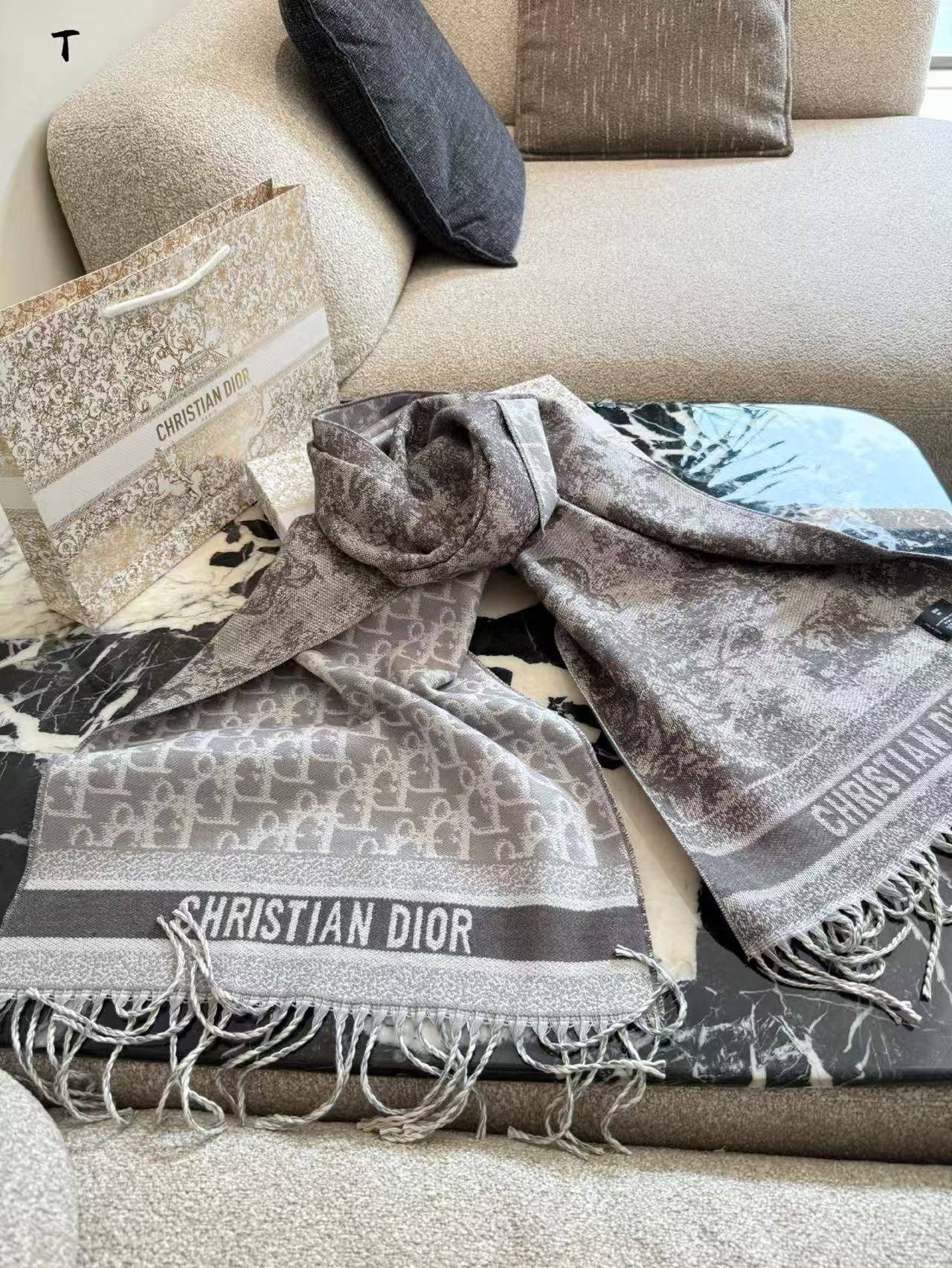 CHANE1 プリントタッセルカシミアスカーフ【50％割引+送料無料】