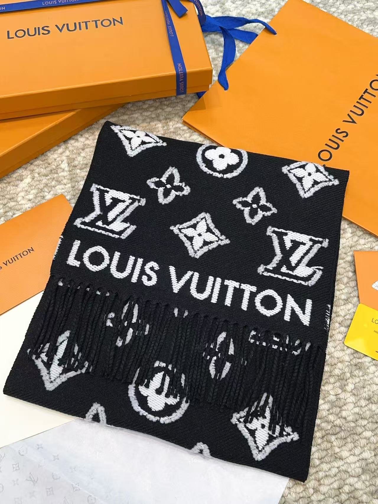 LV刺繍カシミアスカーフ【50％割引+送料無料】