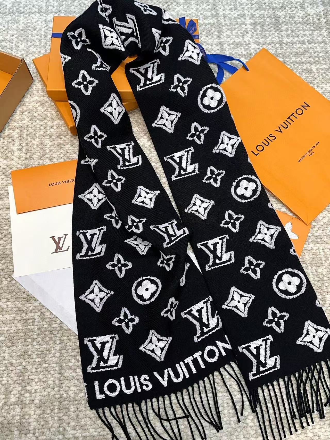 LV刺繍カシミアスカーフ【50％割引+送料無料】