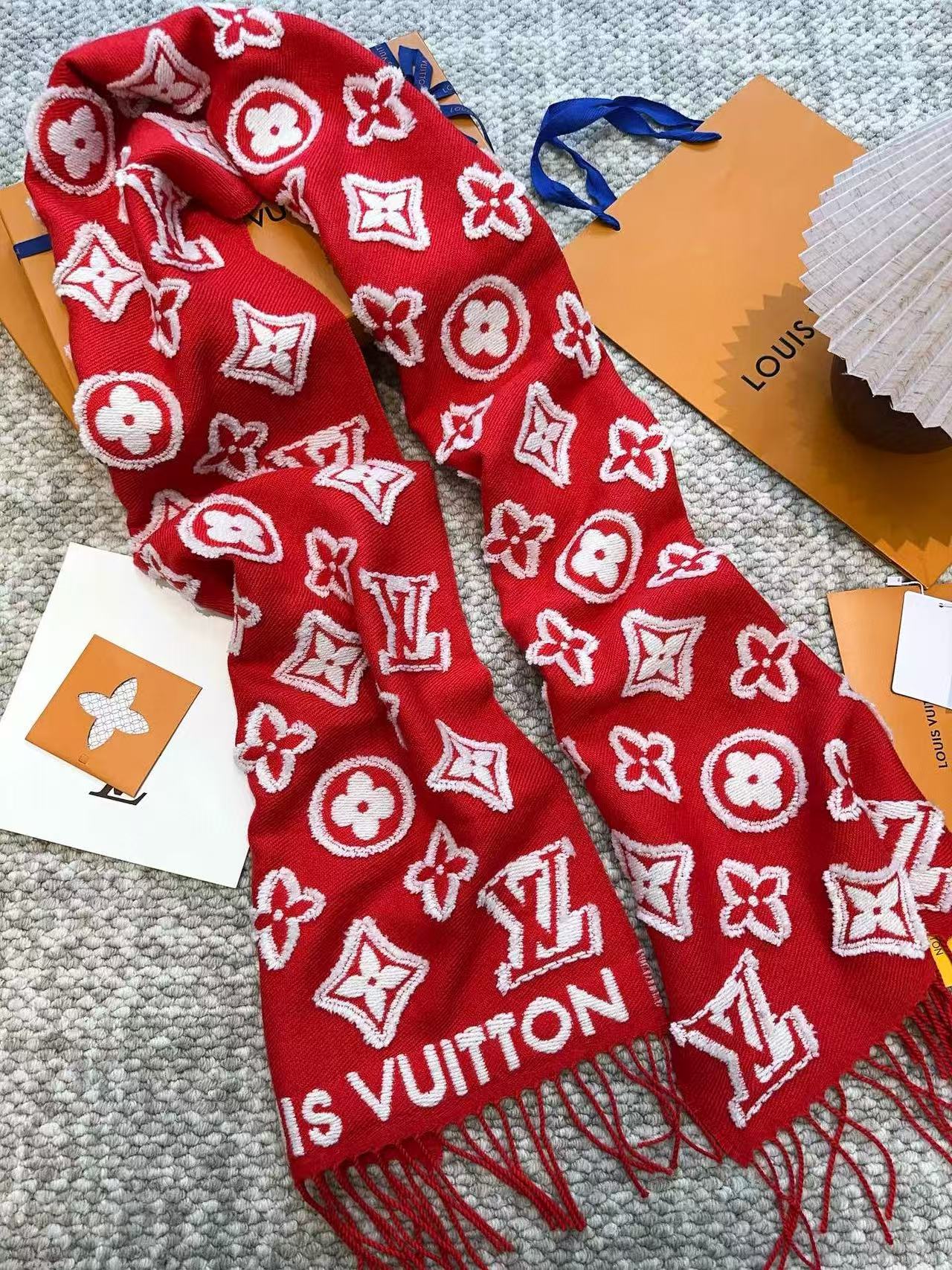 LVプリント カシミア タッセル スカーフ【50％割引+送料無料】