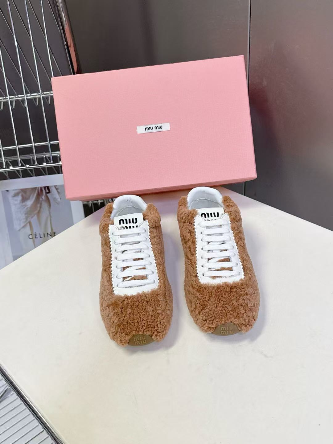 M1UM1U 高品質 秋冬 ファーフラットシューズ【50％割引+送料無料】