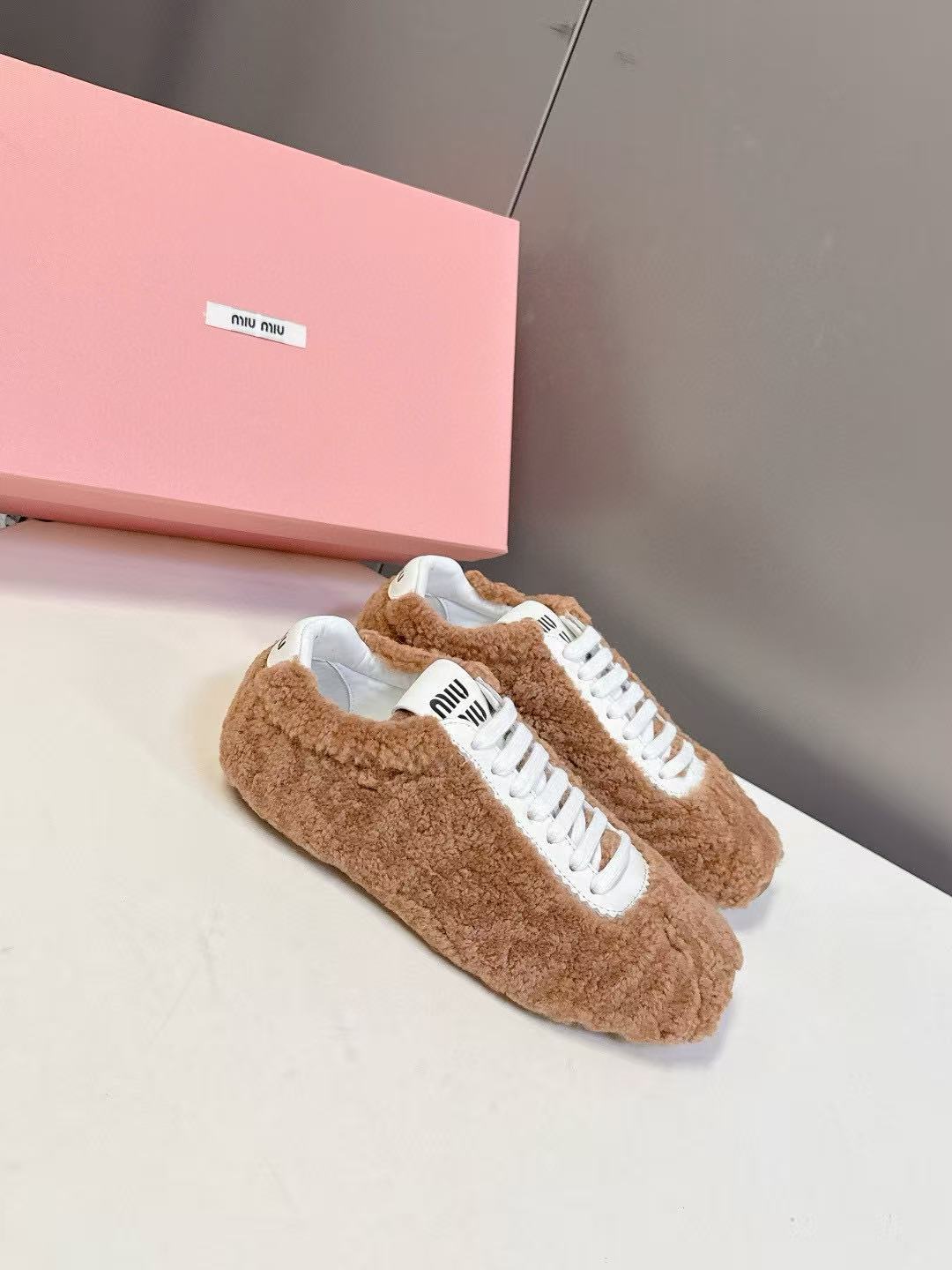 M1UM1U 高品質 秋冬 ファーフラットシューズ【50％割引+送料無料】
