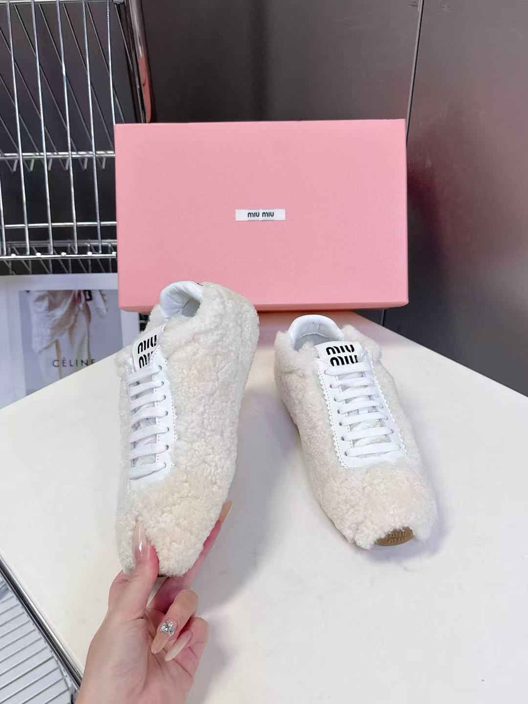 M1UM1U 高品質 秋冬 ファーフラットシューズ【50％割引+送料無料】