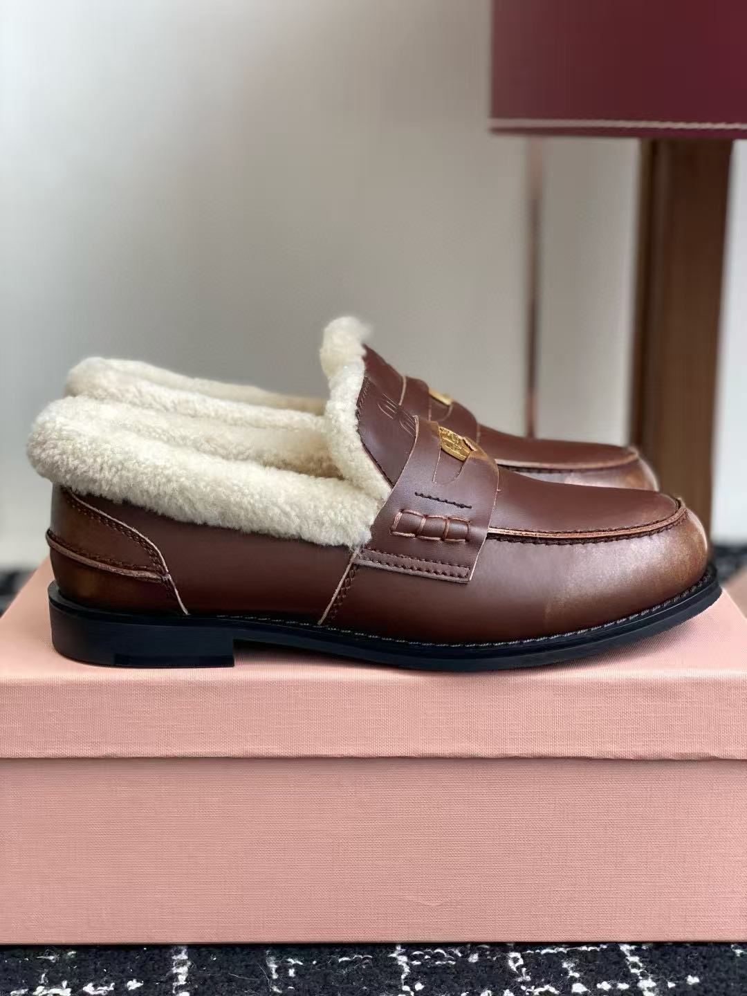 M1UM1U 高品質ウールローファー【50％割引+送料無料】