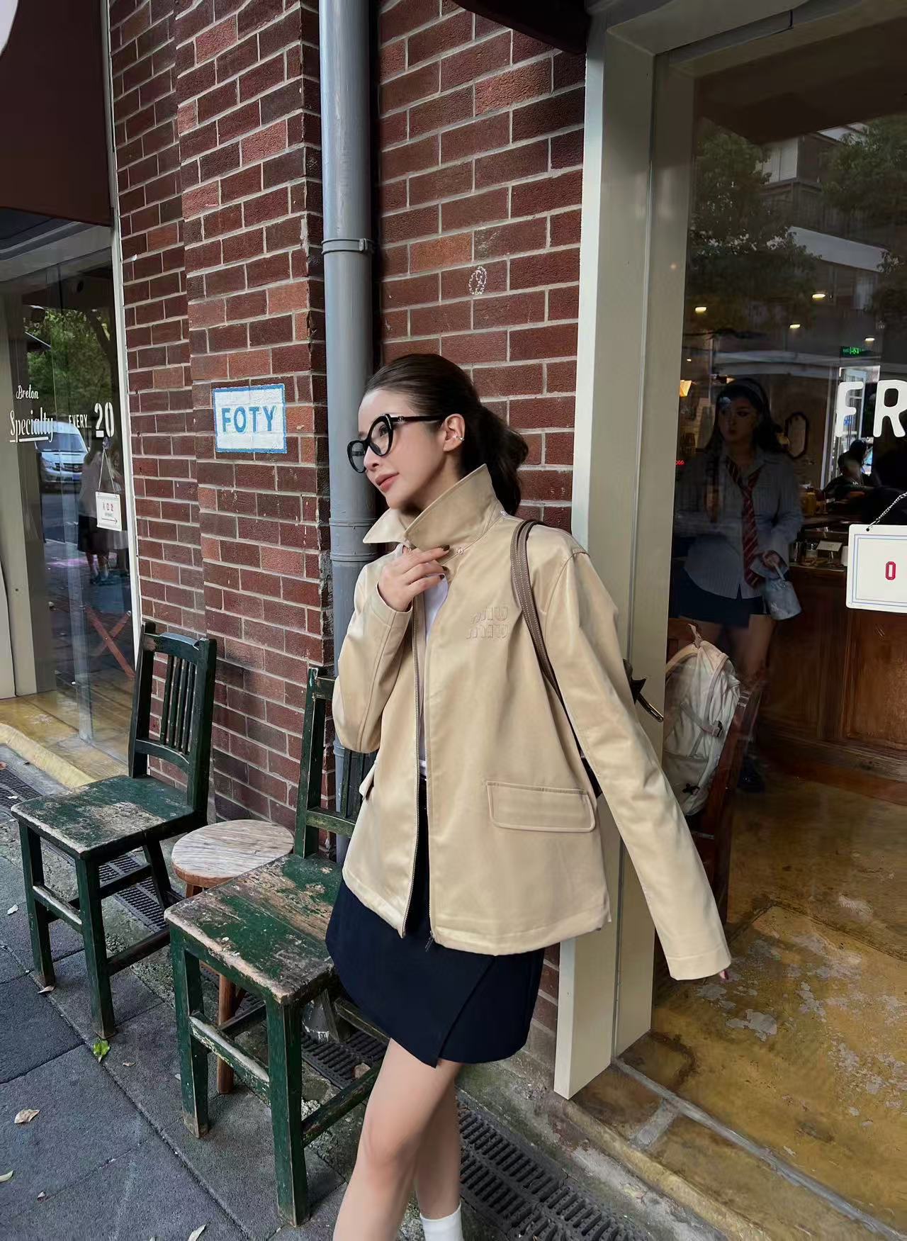 M1UM1U 刺繍レターフードジャケット【50％割引+送料無料】