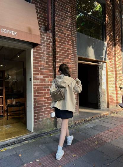 M1UM1U 刺繍レターフードジャケット【50％割引+送料無料】