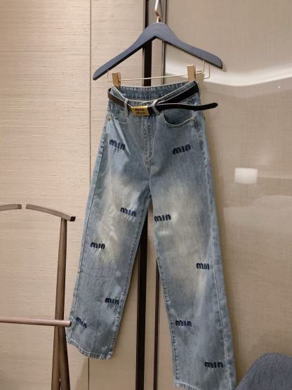 M1UM1U 刺繍レタージーンズ【50％割引+送料無料】