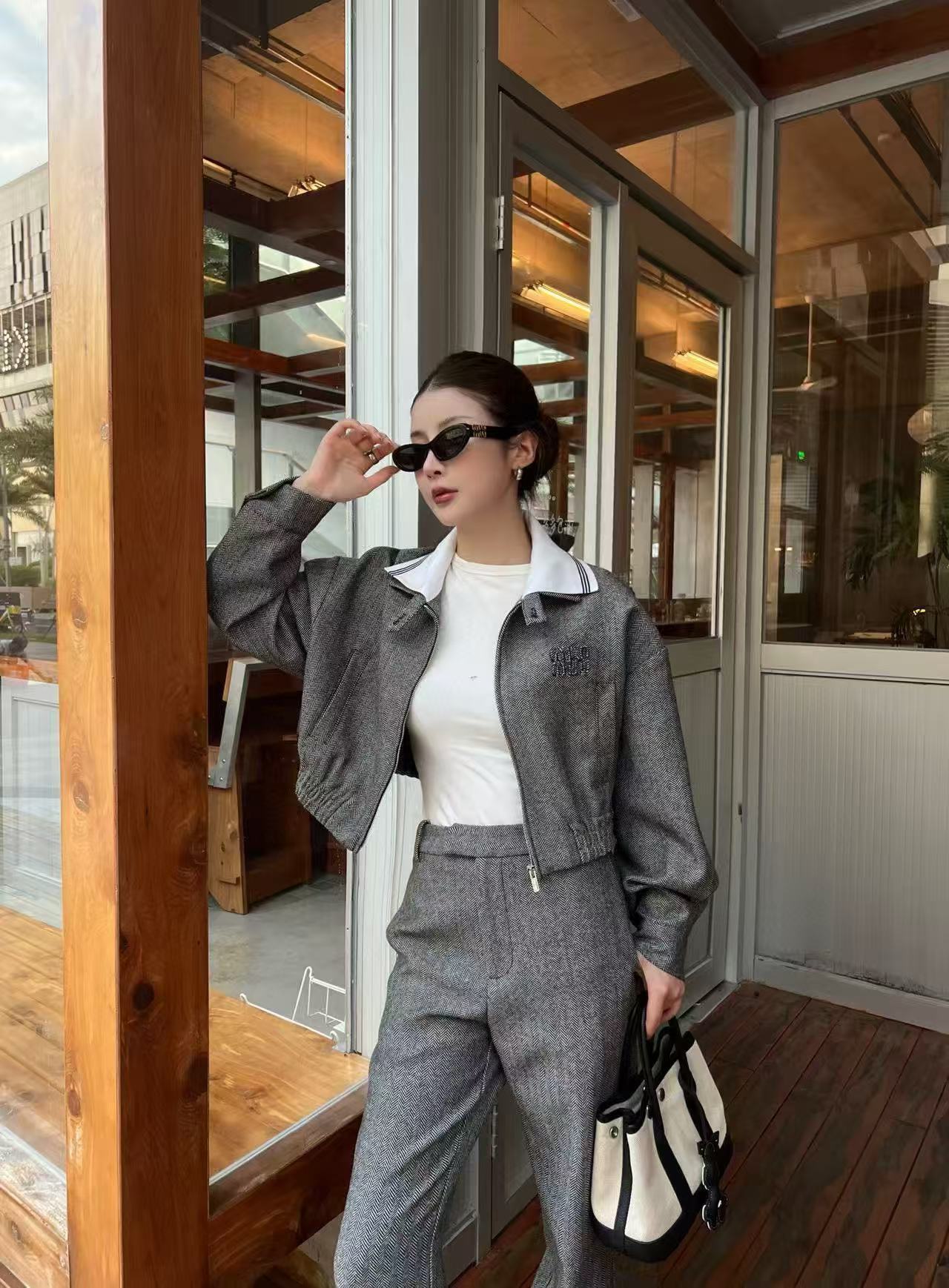 M1UM1U 襟付きショートジャケット + ストレートレッグパンツ【50％割引+送料無料】