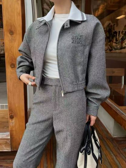 M1UM1U 襟付きショートジャケット + ストレートレッグパンツ【50％割引+送料無料】