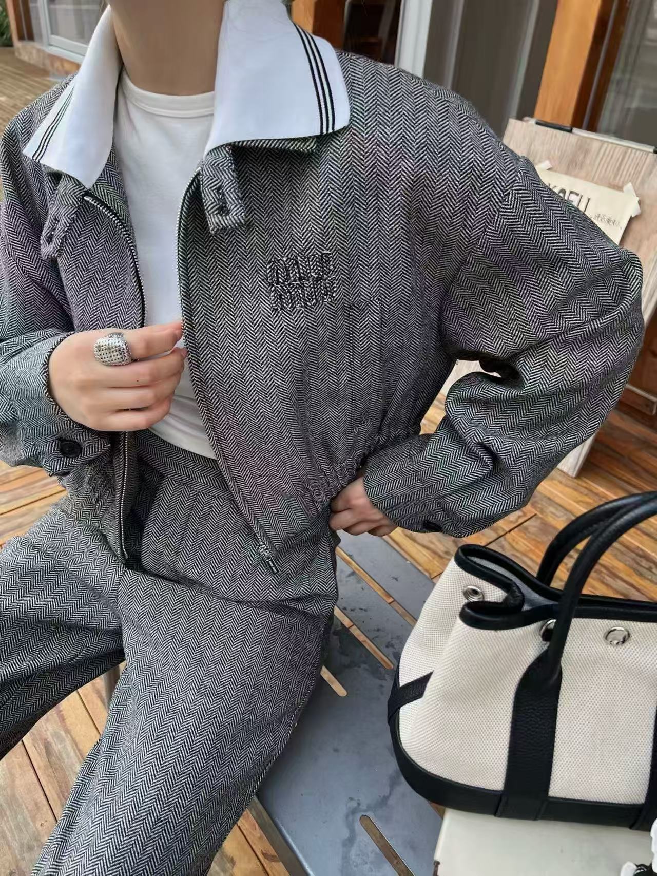 M1UM1U 襟付きショートジャケット + ストレートレッグパンツ【50％割引+送料無料】