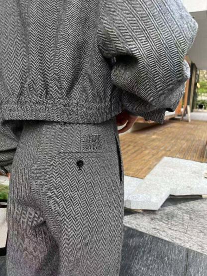 M1UM1U 襟付きショートジャケット + ストレートレッグパンツ【50％割引+送料無料】