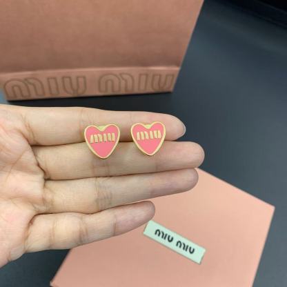 M1UM1U ピンクレタースタッドピアス【50％割引+送料無料】