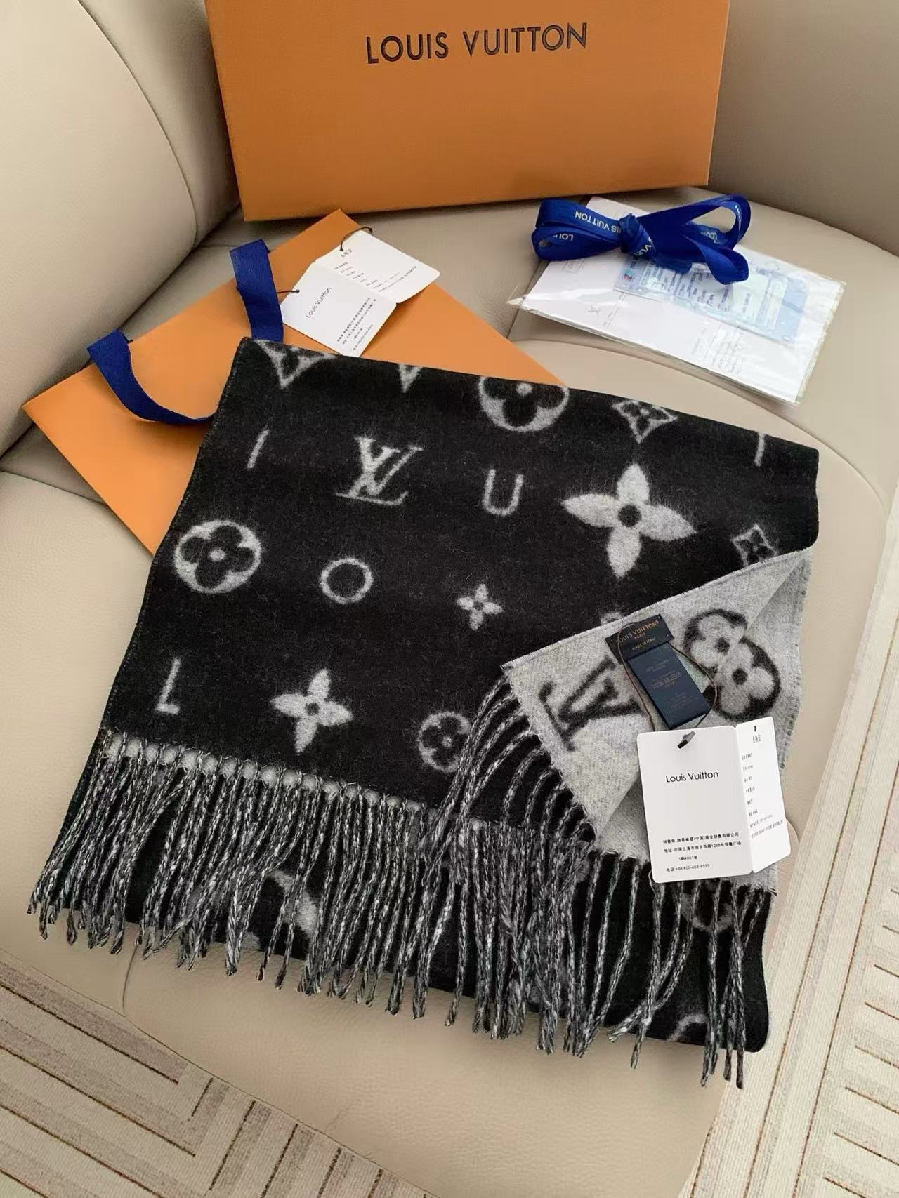 LV四つ葉のクローバープリントカシミアスカーフ【50％割引+送料無料】