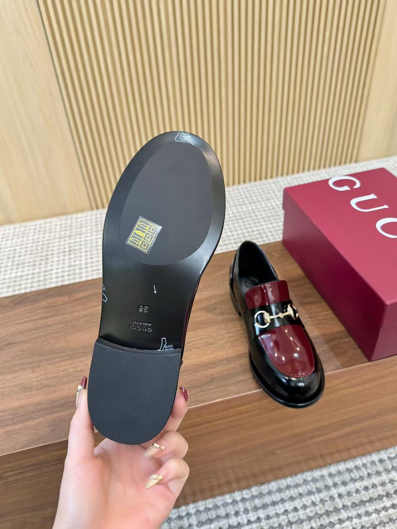 GUCC1 高品質シープスキン厚底フラットシューズ【50％割引+送料無料】