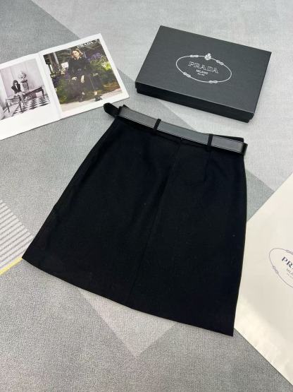 PR4DA ミニマリスト トライアングル ロゴ スカート【50％割引+送料無料】