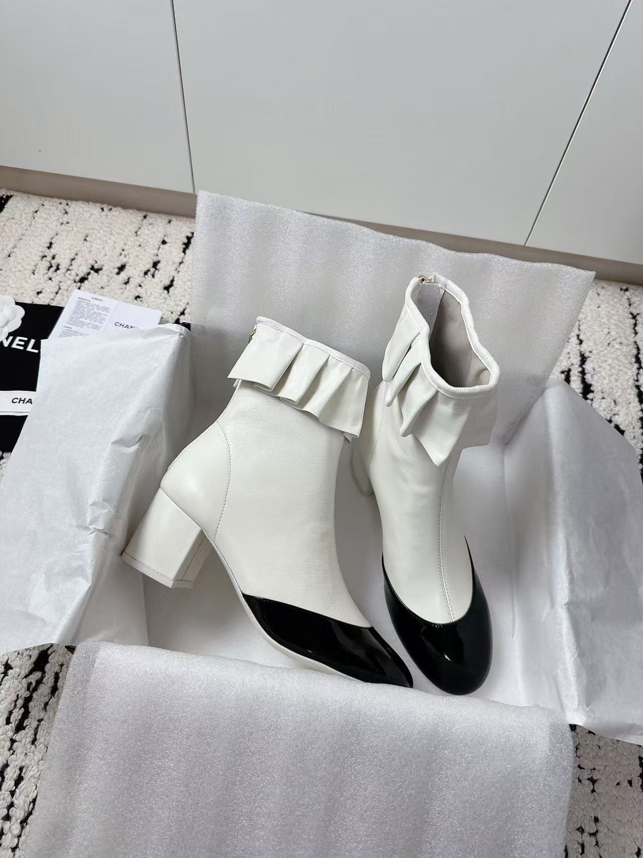 CHANE1 高品質フリルローヒールアンクルブーツ【50％割引+送料無料】