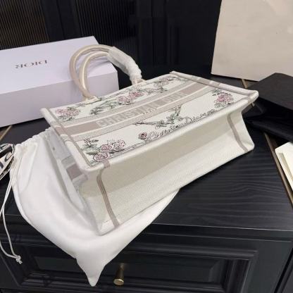 DIOR 刺繍 ピオニー トートバッグ【50％割引+送料無料】