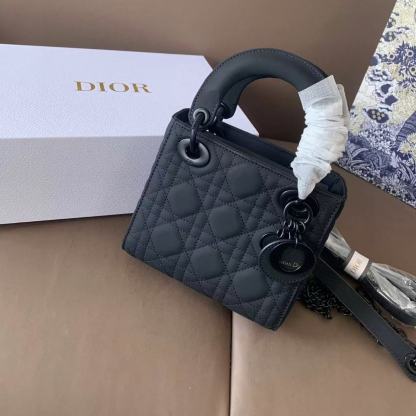 DI0Rつや消しハンドバッグ【50％割引+送料無料】