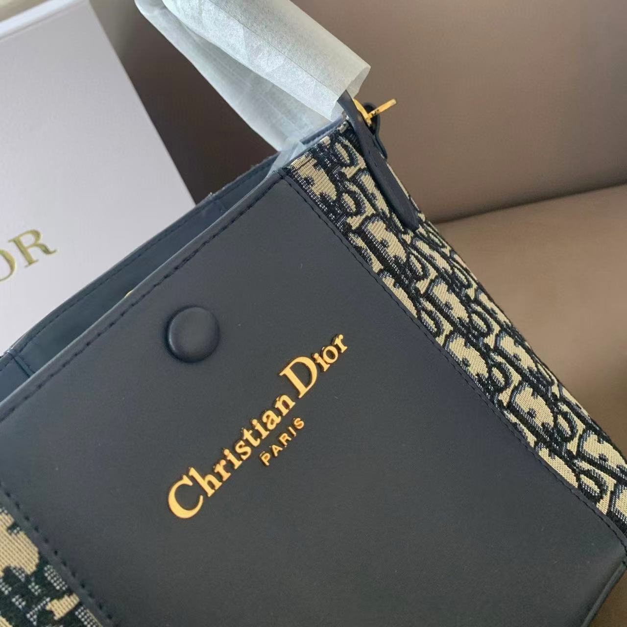 DI0R新しいバケットバッグ【50％割引+送料無料】