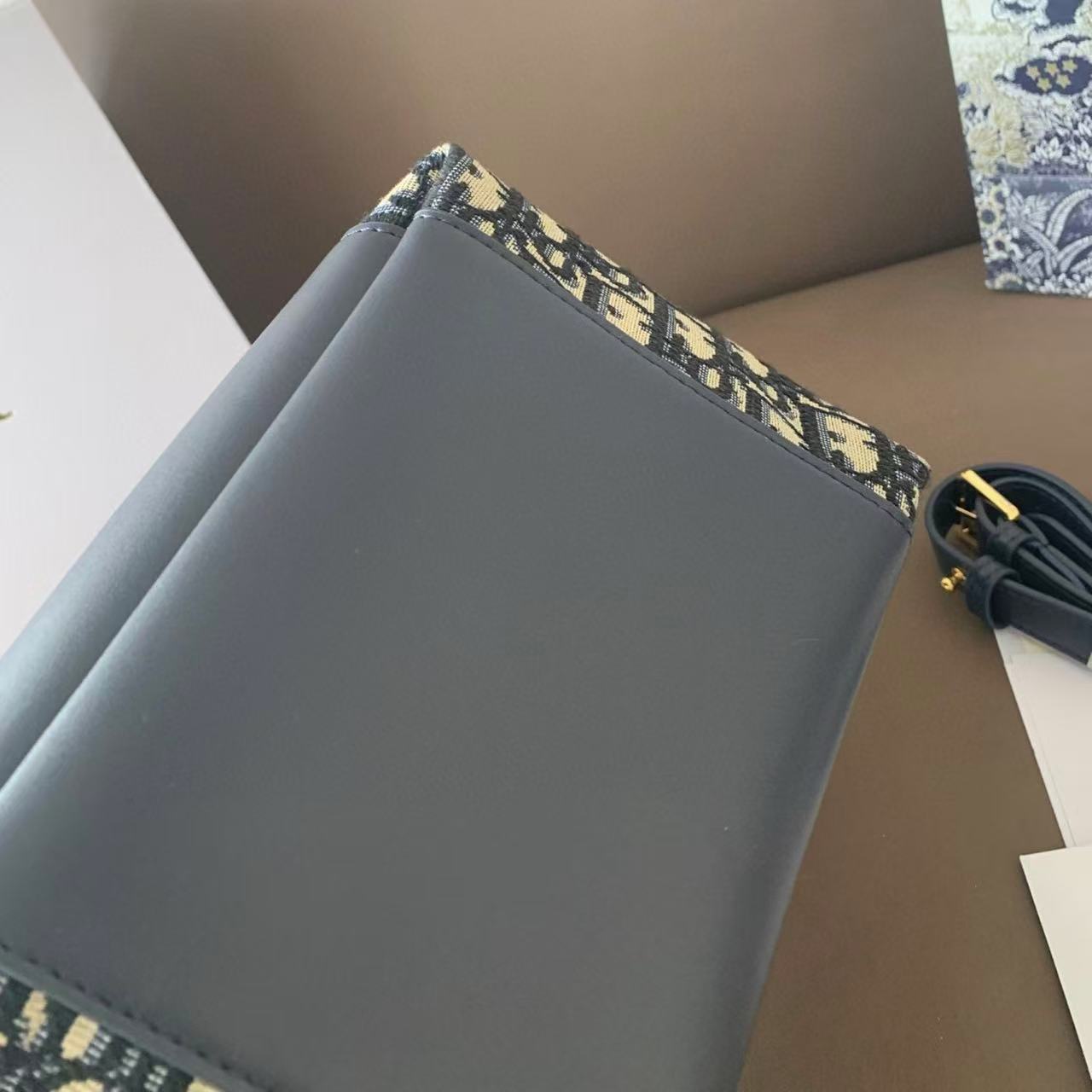 DI0R新しいバケットバッグ【50％割引+送料無料】