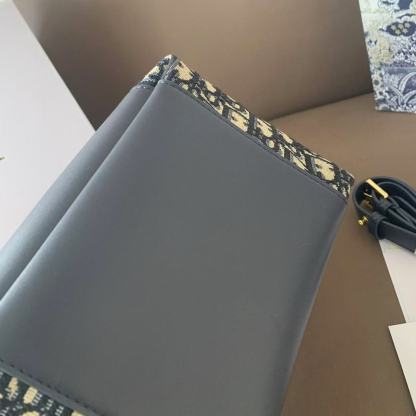 DI0R新しいバケットバッグ【50％割引+送料無料】