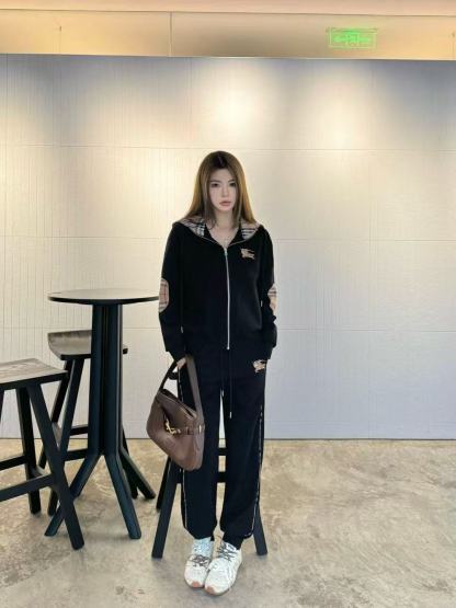 BUR8ERRY ジップアップ フード付き カジュアルスーツ【50％割引+送料無料】