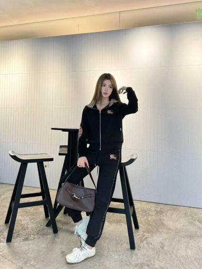 BUR8ERRY ジップアップ フード付き カジュアルスーツ【50％割引+送料無料】