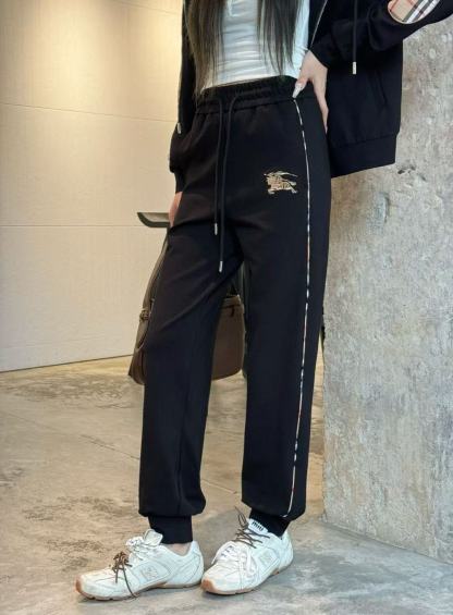 BUR8ERRY ジップアップ フード付き カジュアルスーツ【50％割引+送料無料】