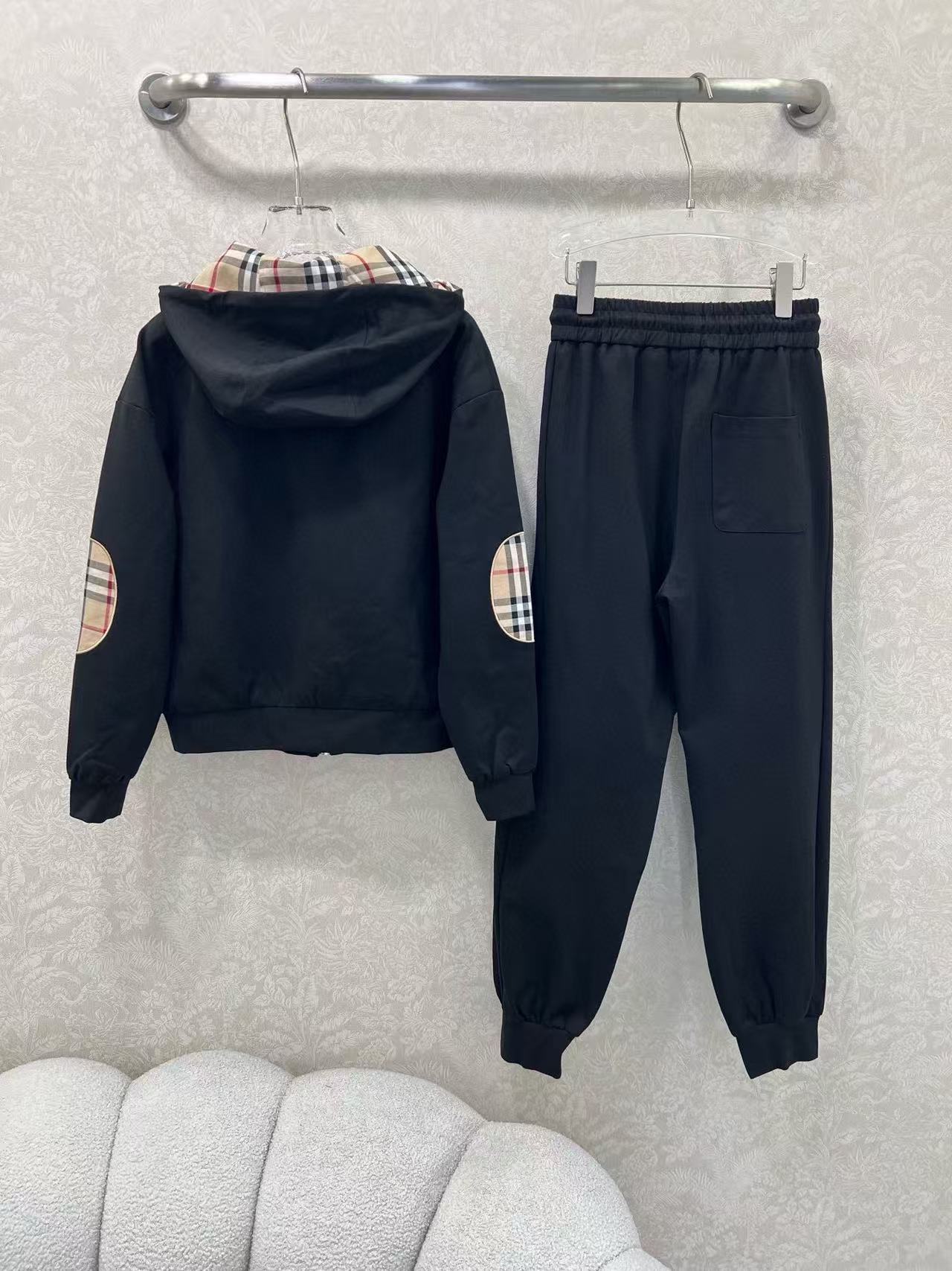 BUR8ERRY ジップアップ フード付き カジュアルスーツ【50％割引+送料無料】