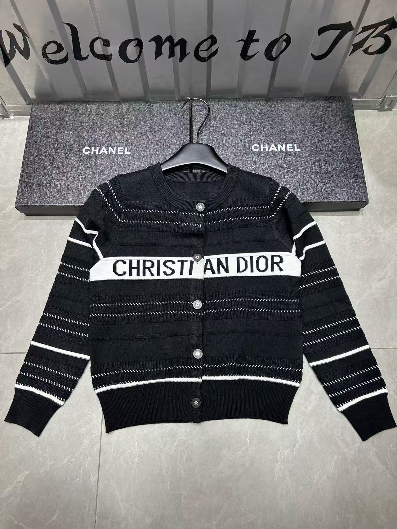 DI0RCD レターストライプウールカーディガン【50％割引+送料無料】