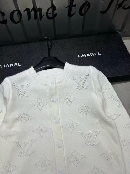 LV四つ葉のクローバー透かし彫りプリントウールカーディガン【50％割引+送料無料】